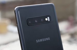 Samsung Galaxy S10 Plus triple rear camera