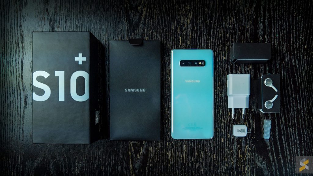 Samsung Galaxy S10 Plus package ccontent